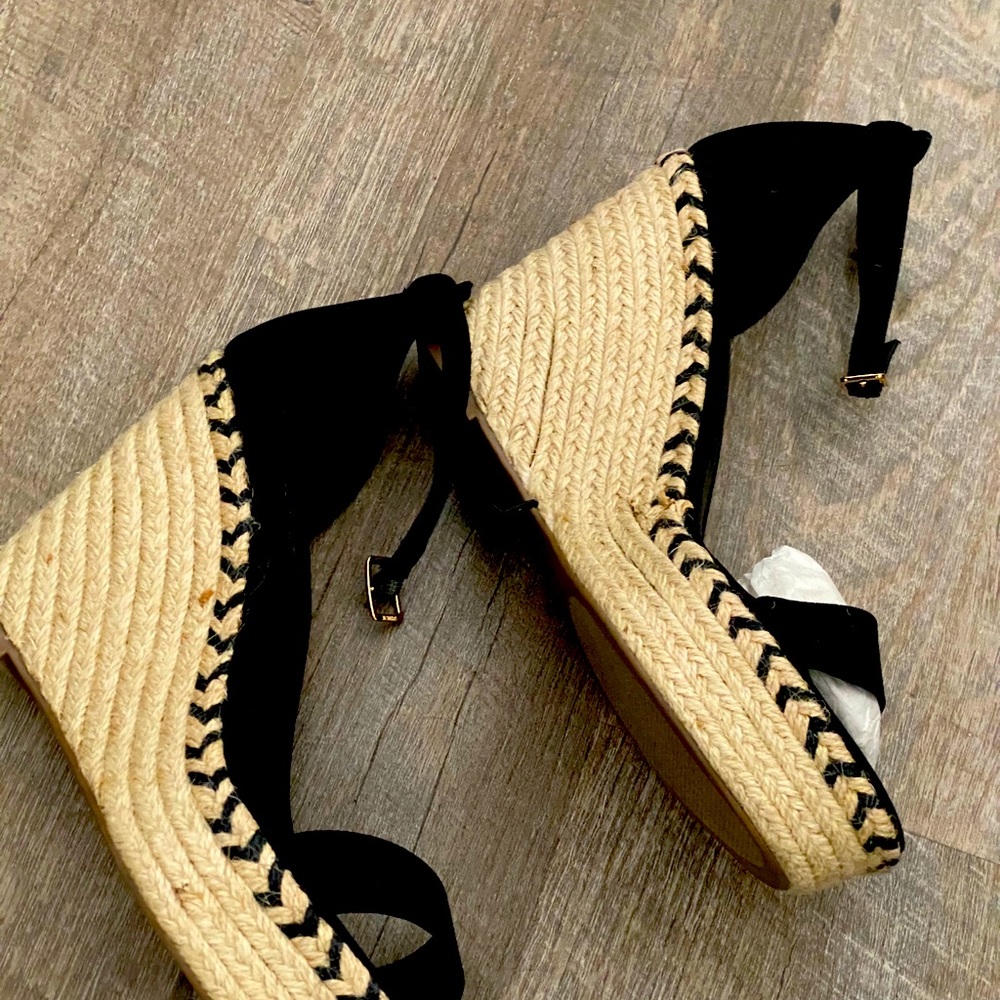 Brand New black edge sandals!! Size 8.5